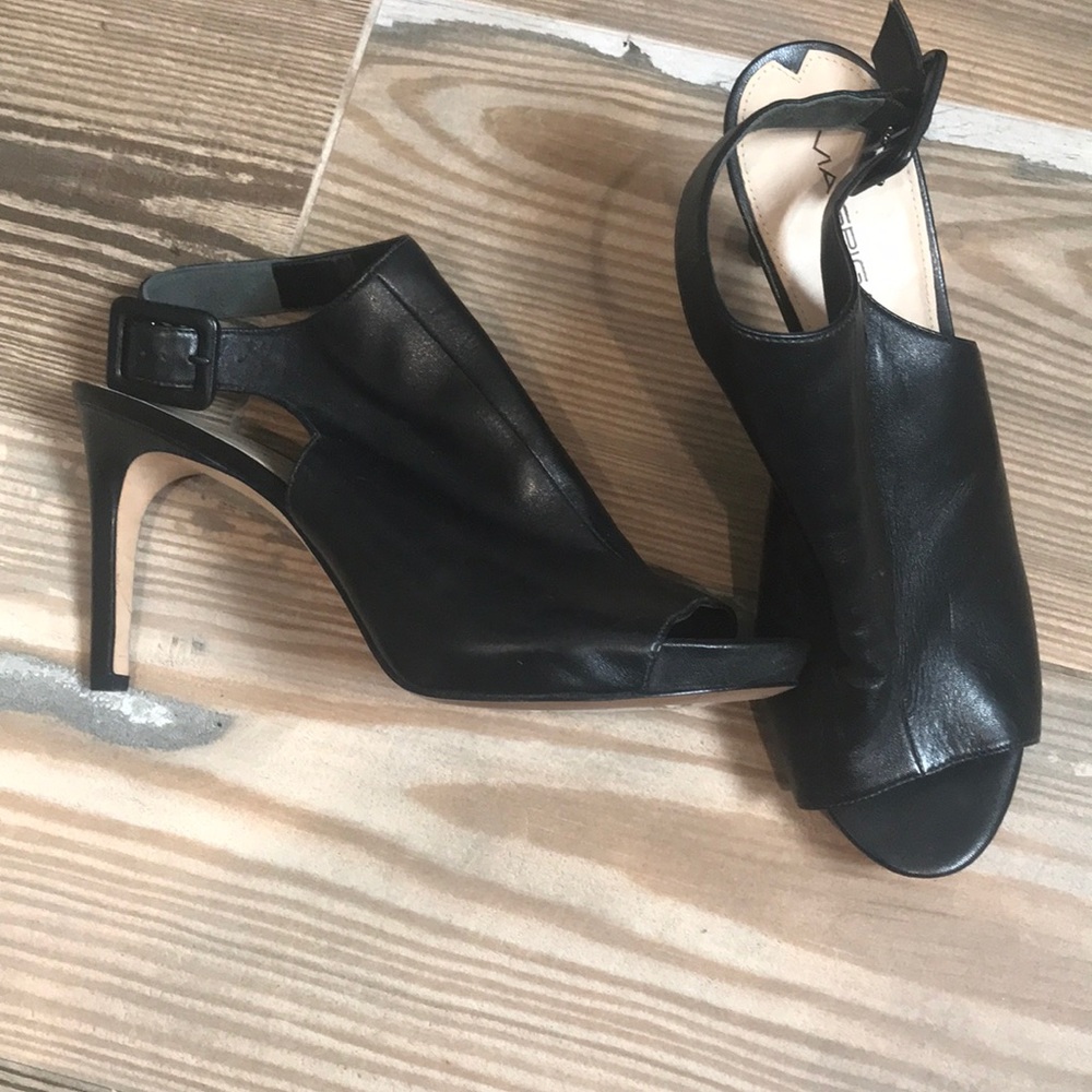 Peep toe heeled sandal black leather